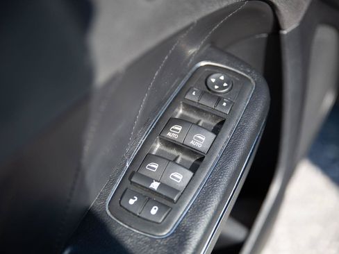 Used 2014 Dodge Charger R/T RWD image 17