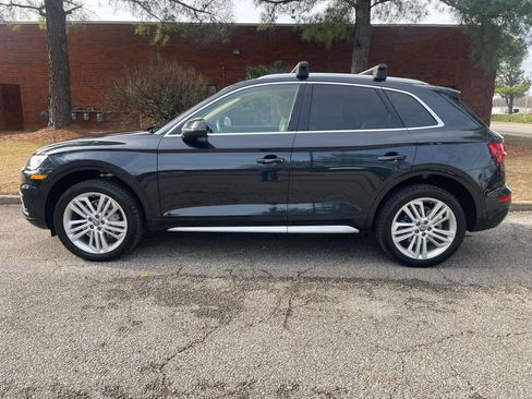 Used 2020 Audi Q5 2.0T Premium Plus w/ Premium Plus Package image 2