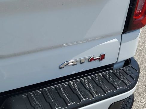 Used 2023 GMC Sierra 1500 AT4 w/ AT4 Premium Package AWD/4WD image 8