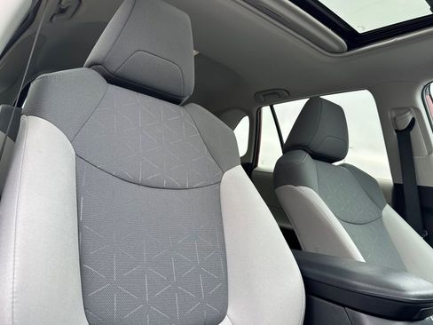 Certified 2022 Toyota RAV4 XLE image 21