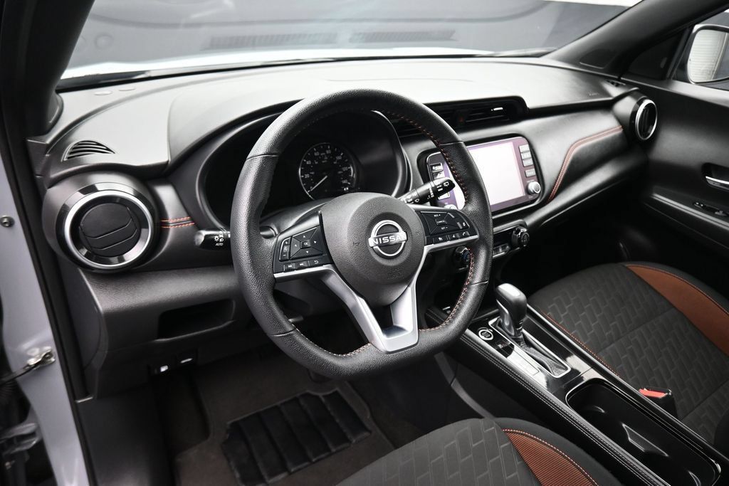 Used 2023 Nissan Kicks SR FWD image 13