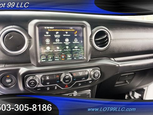 Used 2018 Jeep Wrangler Unlimited Sahara AWD/4WD image 21