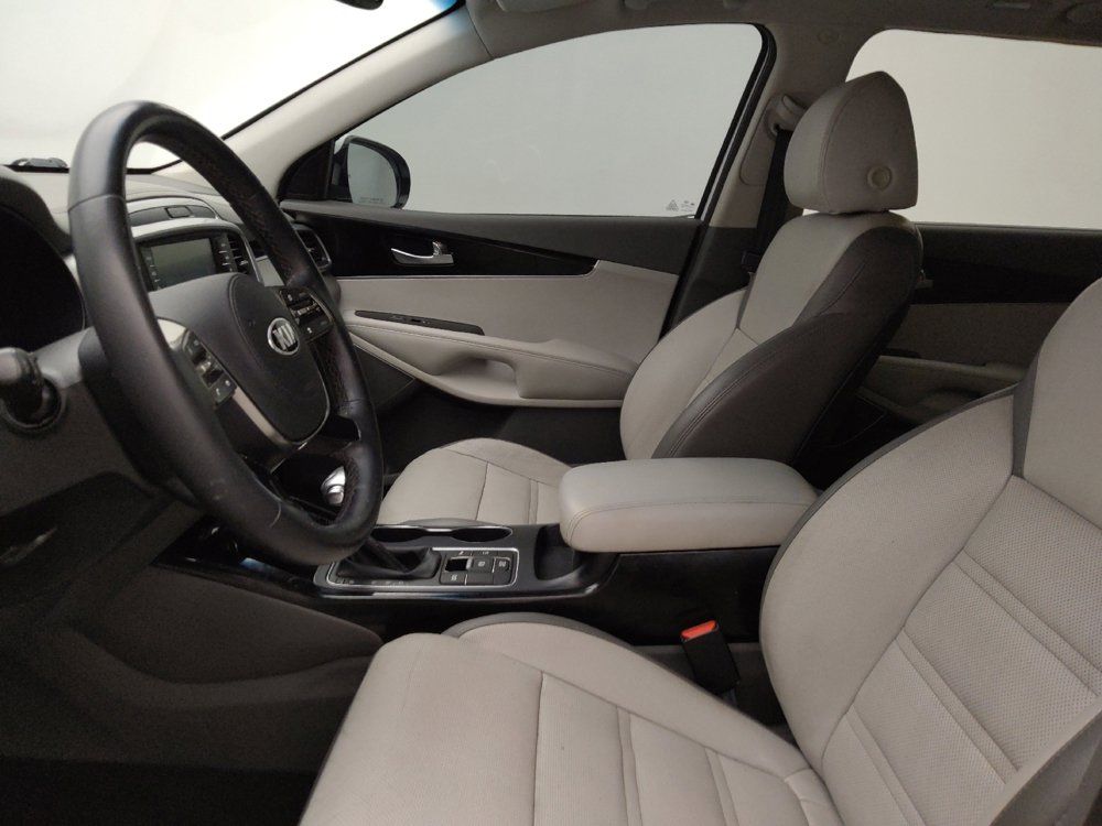 Used 2019 Kia Sorento SX w/ SX Touring Package FWD image 17