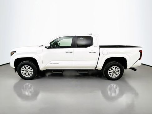 Used 2025 Toyota Tacoma SR5 image 4