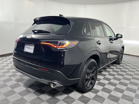 Used 2023 Honda HR-V Sport image 7