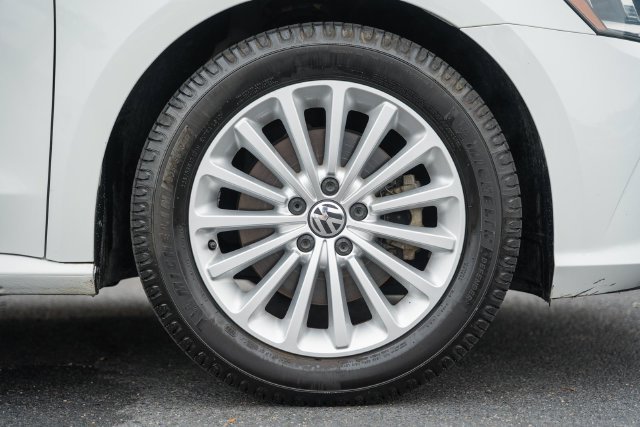 Used 2016 Volkswagen Passat 1.8T SE FWD image 15