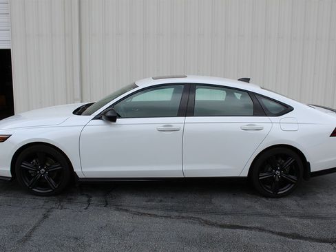 Used 2023 Honda Accord Sport image 5