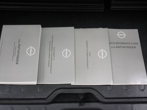 Used 2023 Nissan Pathfinder Platinum FWD image 33
