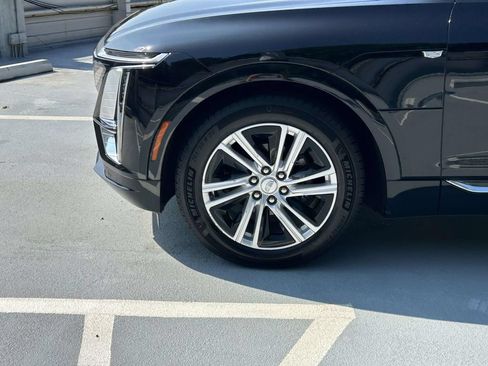 Used 2024 Cadillac Lyriq Tech AWD/4WD image 9