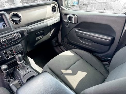 Used 2021 Jeep Gladiator Sport image 26