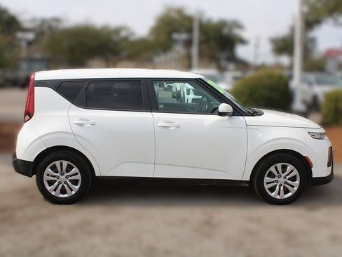 Certified 2020 Kia Soul LX image 5