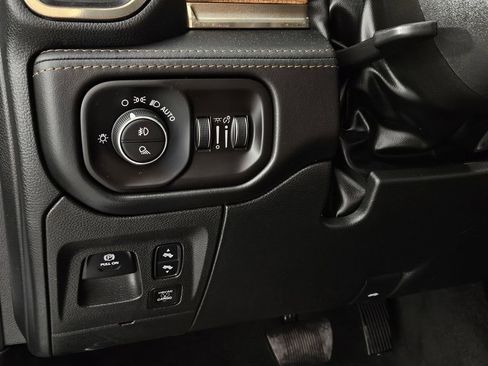 Used 2022 RAM 1500 Limited AWD/4WD image 22