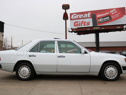 Used 1993 Mercedes-Benz 300 E 2.8 image 8