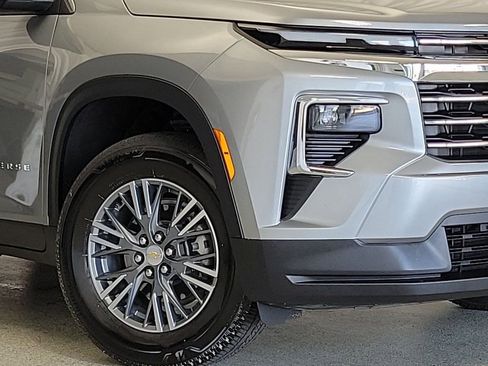 Certified 2025 Chevrolet Traverse LT image 3