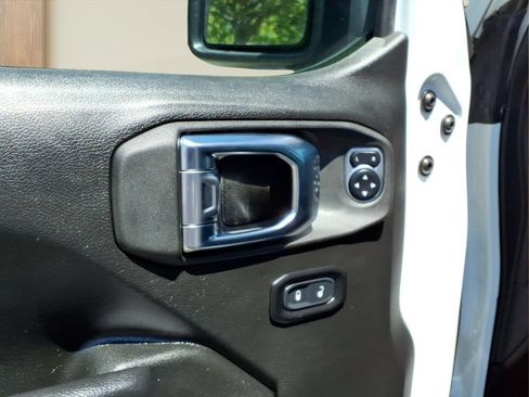 Used 2022 Jeep Wrangler Unlimited Sport AWD/4WD image 21