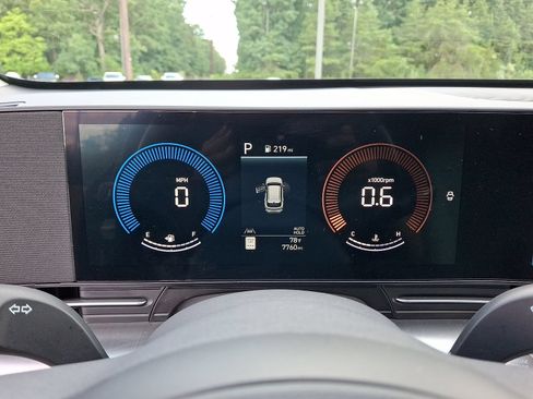 Used 2024 Hyundai Kona SEL AWD/4WD image 11