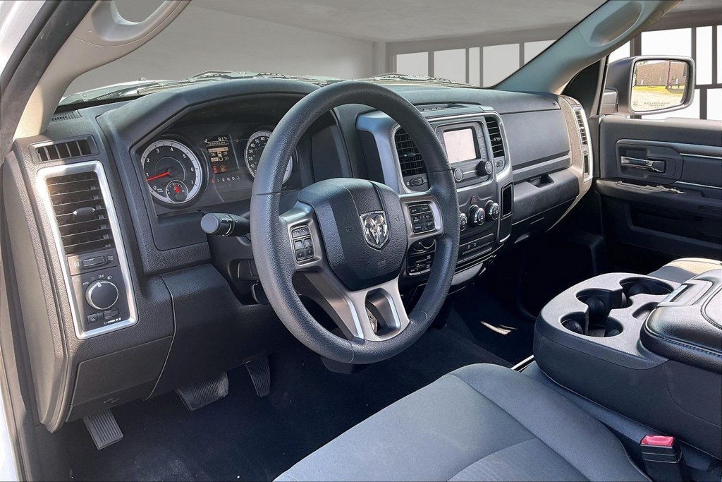 Used 2022 RAM 1500 Classic SLT AWD/4WD image 17