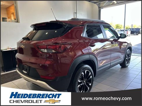 Used 2023 Chevrolet TrailBlazer LT FWD image 4