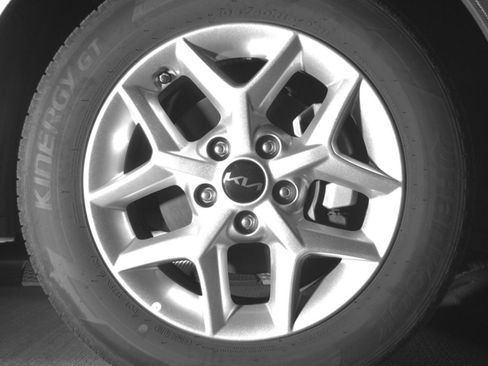 Used 2025 Kia Soul LX w/ LX Technology Package FWD image 15
