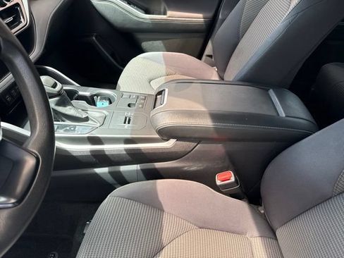 Used 2023 Toyota Highlander L FWD image 10
