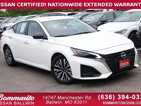 Certified 2025 Nissan Altima 2.5 SV FWD image 1