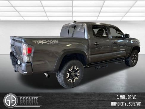 Used 2022 Toyota Tacoma TRD Off-Road w/ Technology Package AWD/4WD image 6