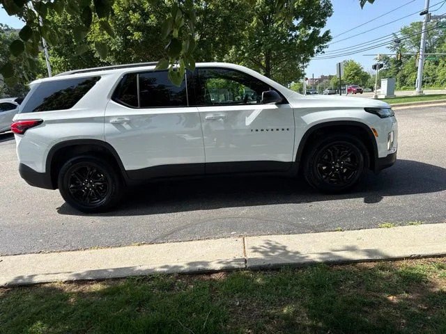 Used 2022 Chevrolet Traverse LS w/ Midnight/Sport Edition FWD image 7