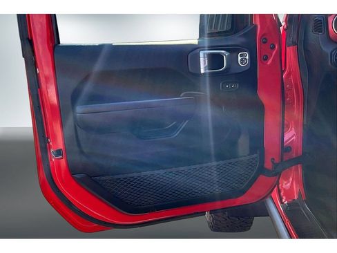 Used 2021 Jeep Gladiator Rubicon AWD/4WD image 18