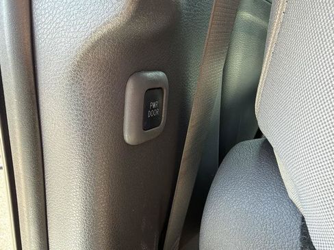 Used 2021 Toyota Sienna LE FWD image 24