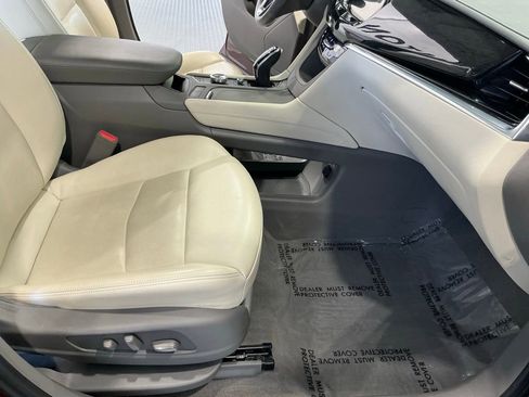 Used 2022 Cadillac XT6 Premium Luxury AWD/4WD image 18