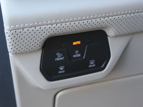 Used 2025 Volkswagen Atlas SEL Premium R-Line image 22