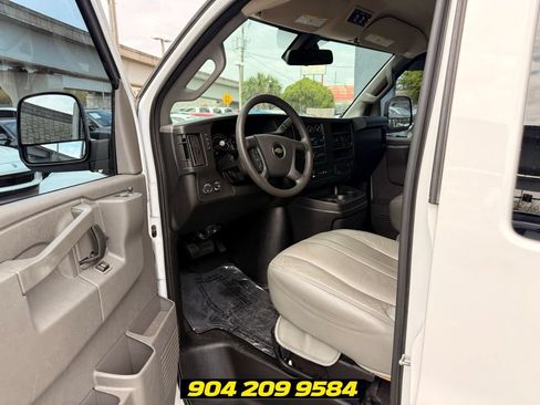 Used 2019 Chevrolet Express 3500 LT w/ LT Preferred Equipment Group RWD image 17