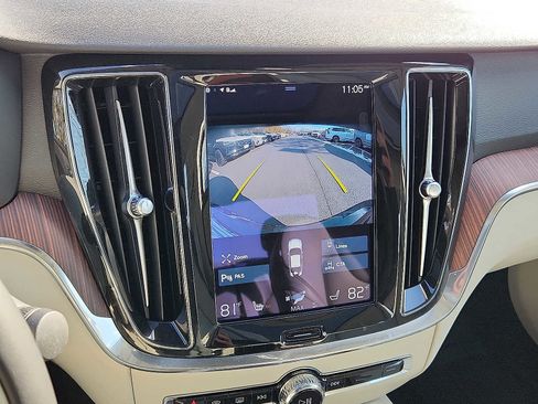 Certified 2021 Volvo S60 T5 Momentum w/ Protection Package Premier image 16