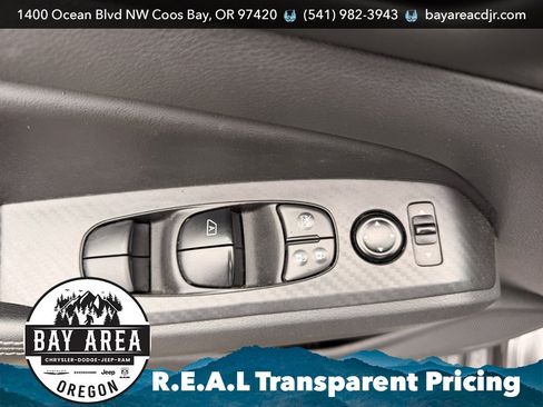 Used 2024 Nissan Altima 2.5 SV FWD image 11