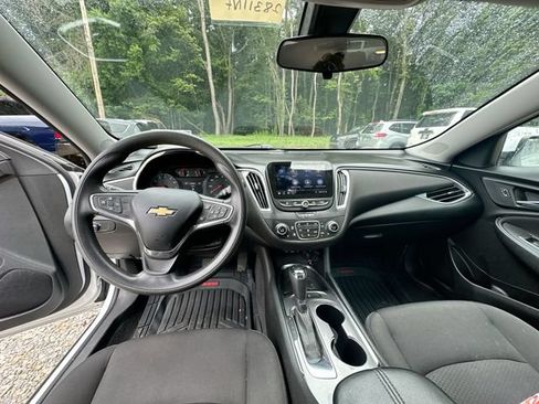 Used 2020 Chevrolet Malibu LT FWD image 22