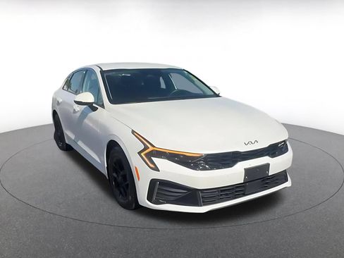 Used 2025 Kia K5 LXS FWD image 3