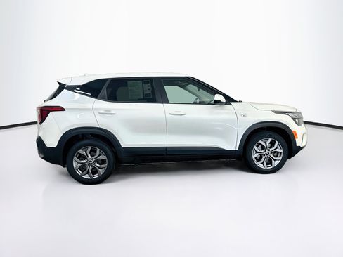 Used 2024 Kia Seltos LX AWD/4WD image 10