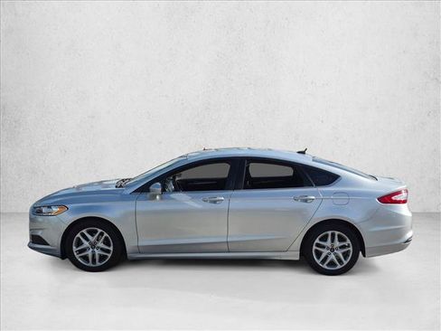 Used 2016 Ford Fusion SE FWD image 9