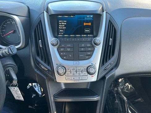 Used 2017 Chevrolet Equinox LS FWD image 34