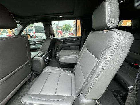Used 2024 GMC Yukon XL Denali image 10