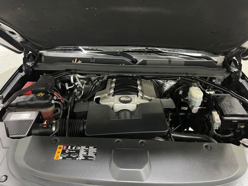 Used 2018 Cadillac Escalade Luxury image 27