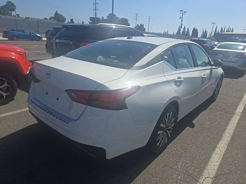 Used 2026 Nissan Altima 2.5 SV FWD image 4
