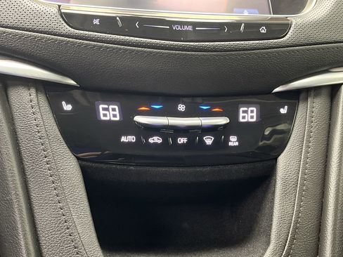 Used 2017 Cadillac XT5 Luxury image 24