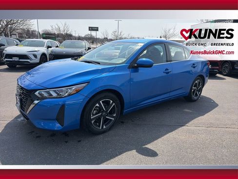 Used 2025 Nissan Sentra SV image 11