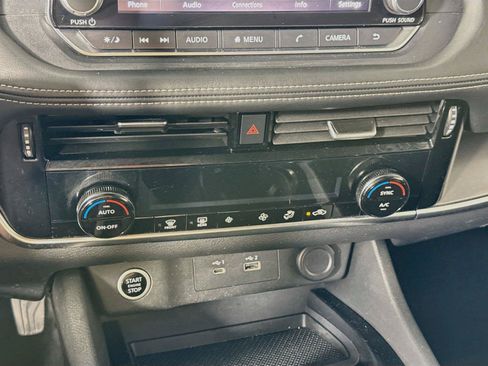 Used 2022 Nissan Rogue SV AWD/4WD image 9