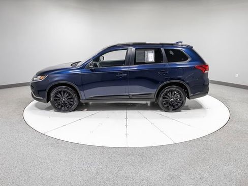 Used 2020 Mitsubishi Outlander SE image 34