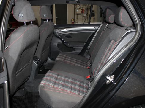 Used 2018 Volkswagen GTI S FWD image 27