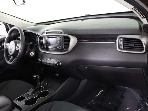 Used 2016 Kia Sorento AWD image 24