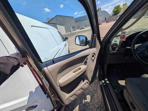 Used 2007 Jeep Liberty Sport AWD/4WD image 22