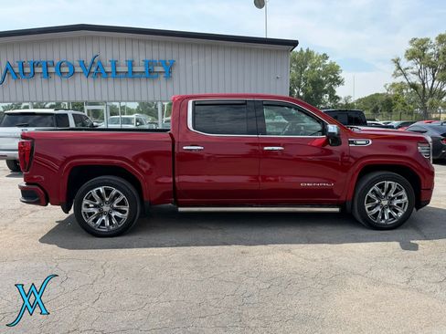 Used 2024 GMC Sierra 1500 Denali w/ Denali Reserve Package AWD/4WD image 8